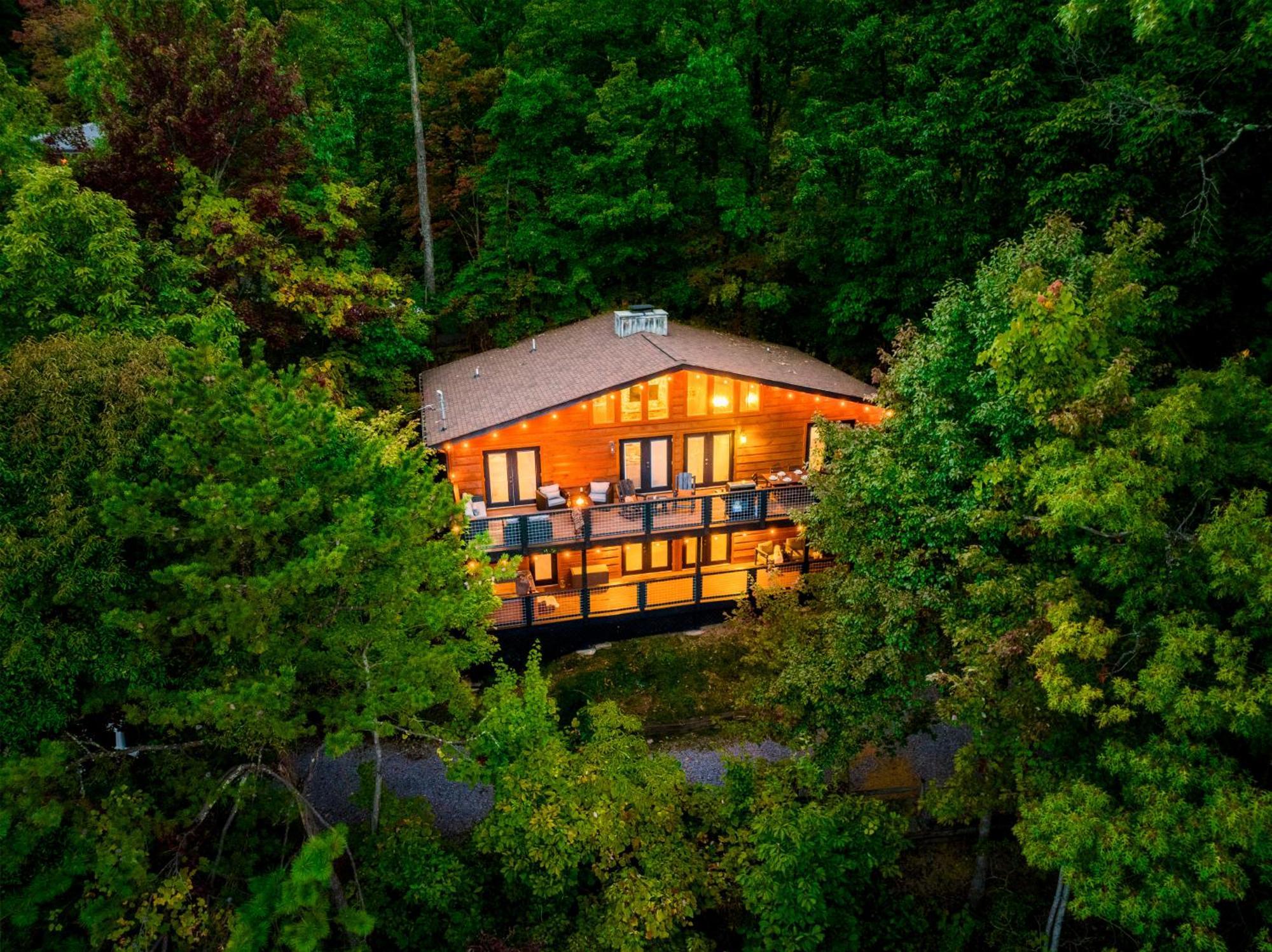 Woodhaven - Private - 3 Suites - Gorgeous Views - 3 Pools - Gamerm - Hottub - Lots Of Bears Gatlinburg Exterior foto