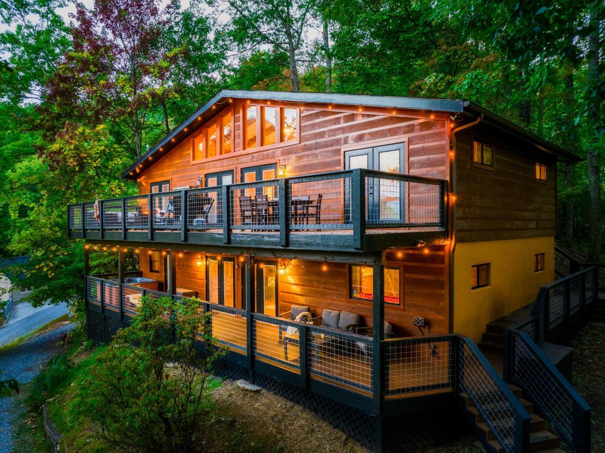 Woodhaven - Private - 3 Suites - Gorgeous Views - 3 Pools - Gamerm - Hottub - Lots Of Bears Gatlinburg Exterior foto